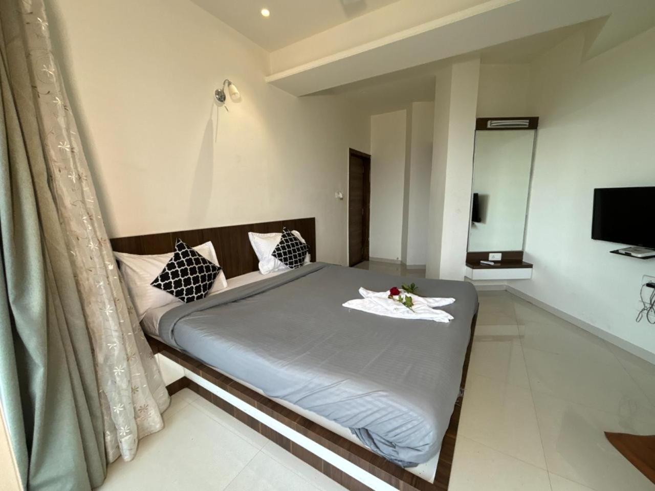 Hillview Rooms By 29 Bungalow Panchgani Exterior foto